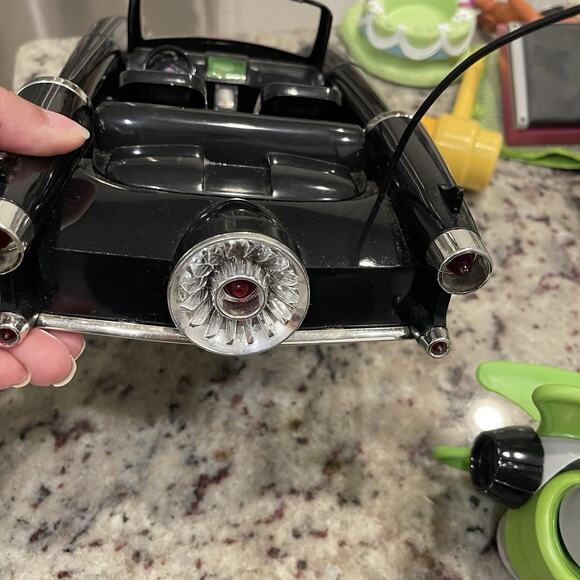 Jakks Disney Pixar INCREDIBLES 2 INCREDIBILE Car No Remote 15” Long - Picture 2 of 6